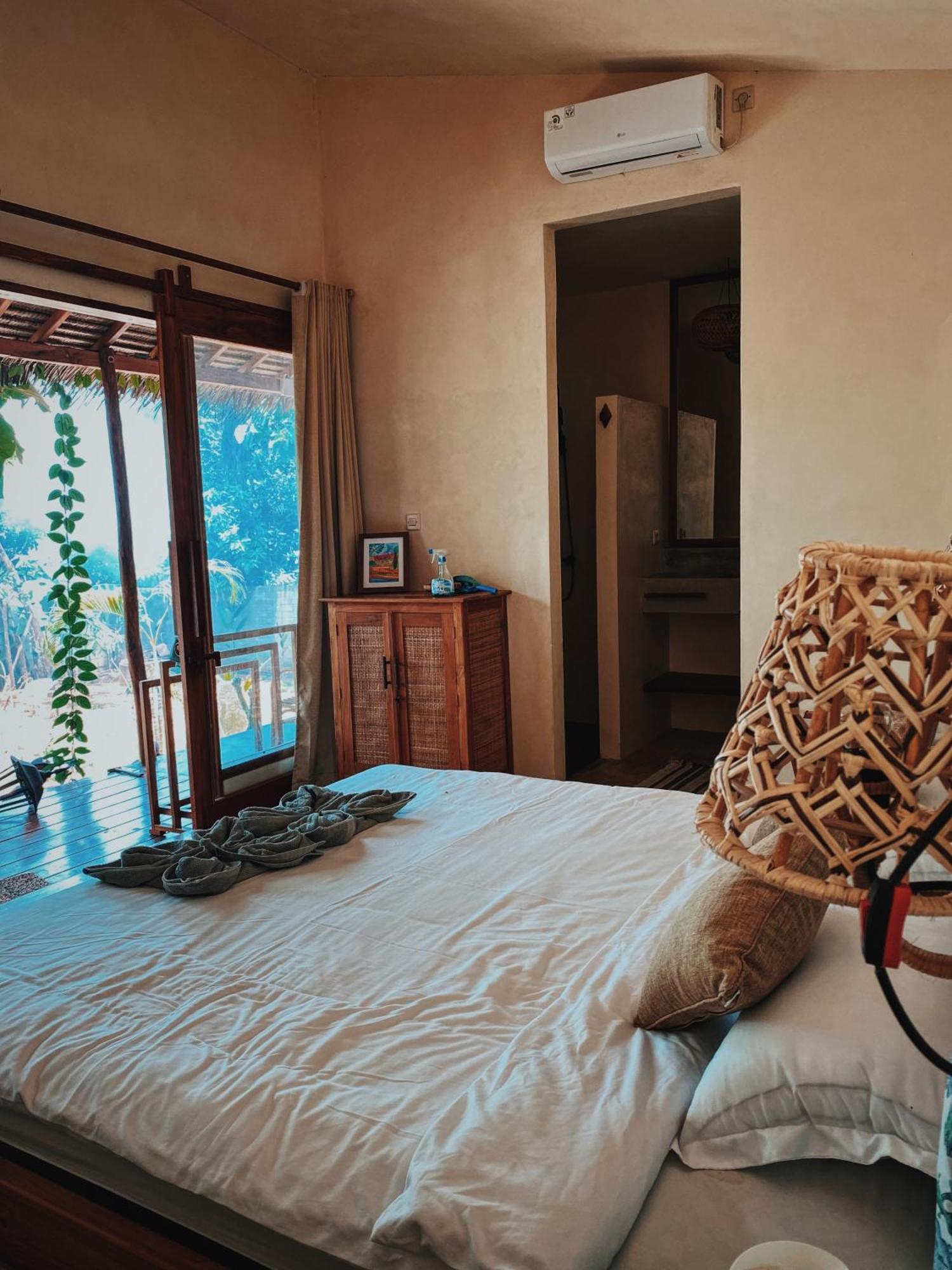 Basa-Basi Lodge Каримунджава Екстериор снимка