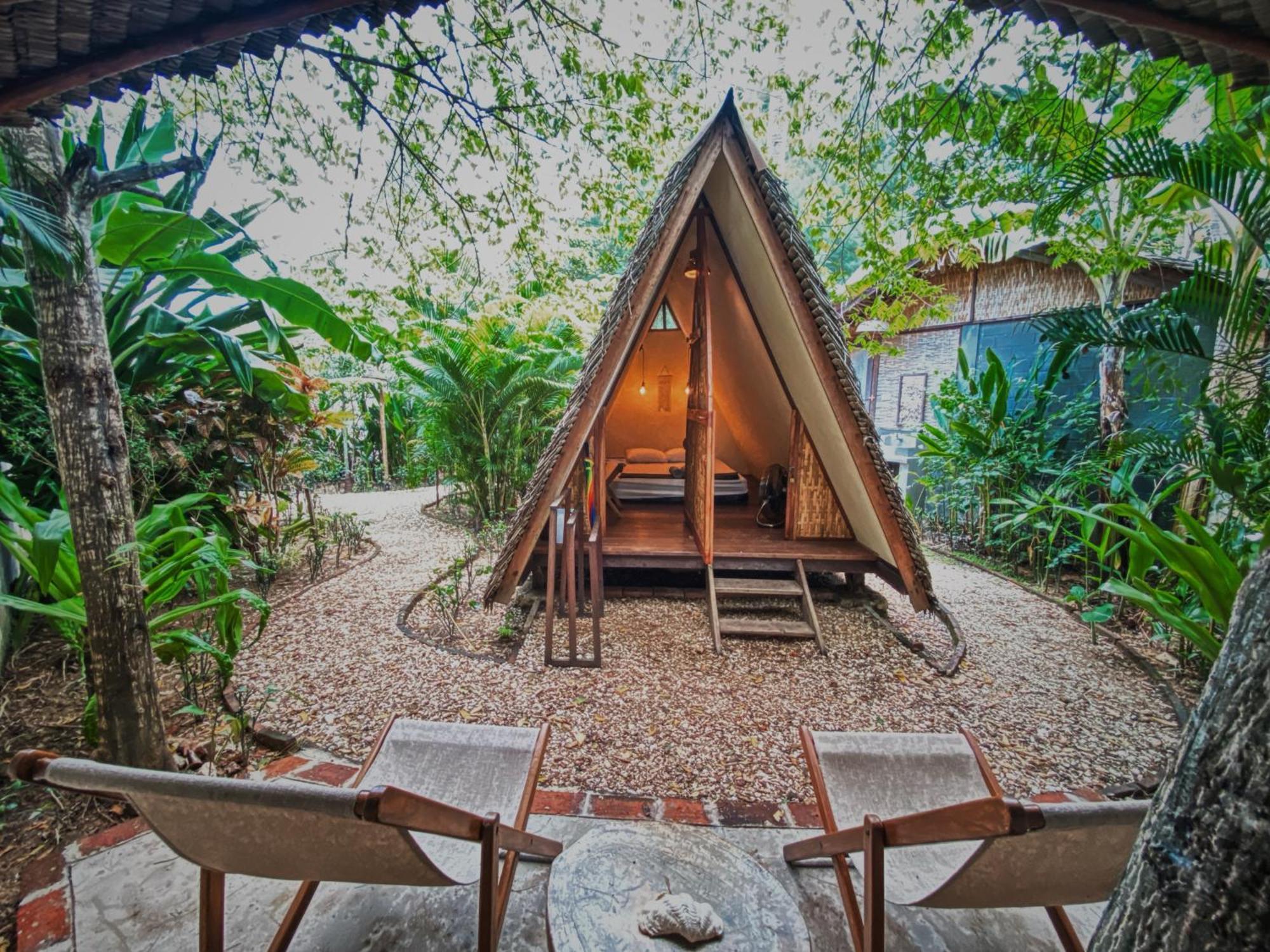 Basa-Basi Lodge Каримунджава Екстериор снимка