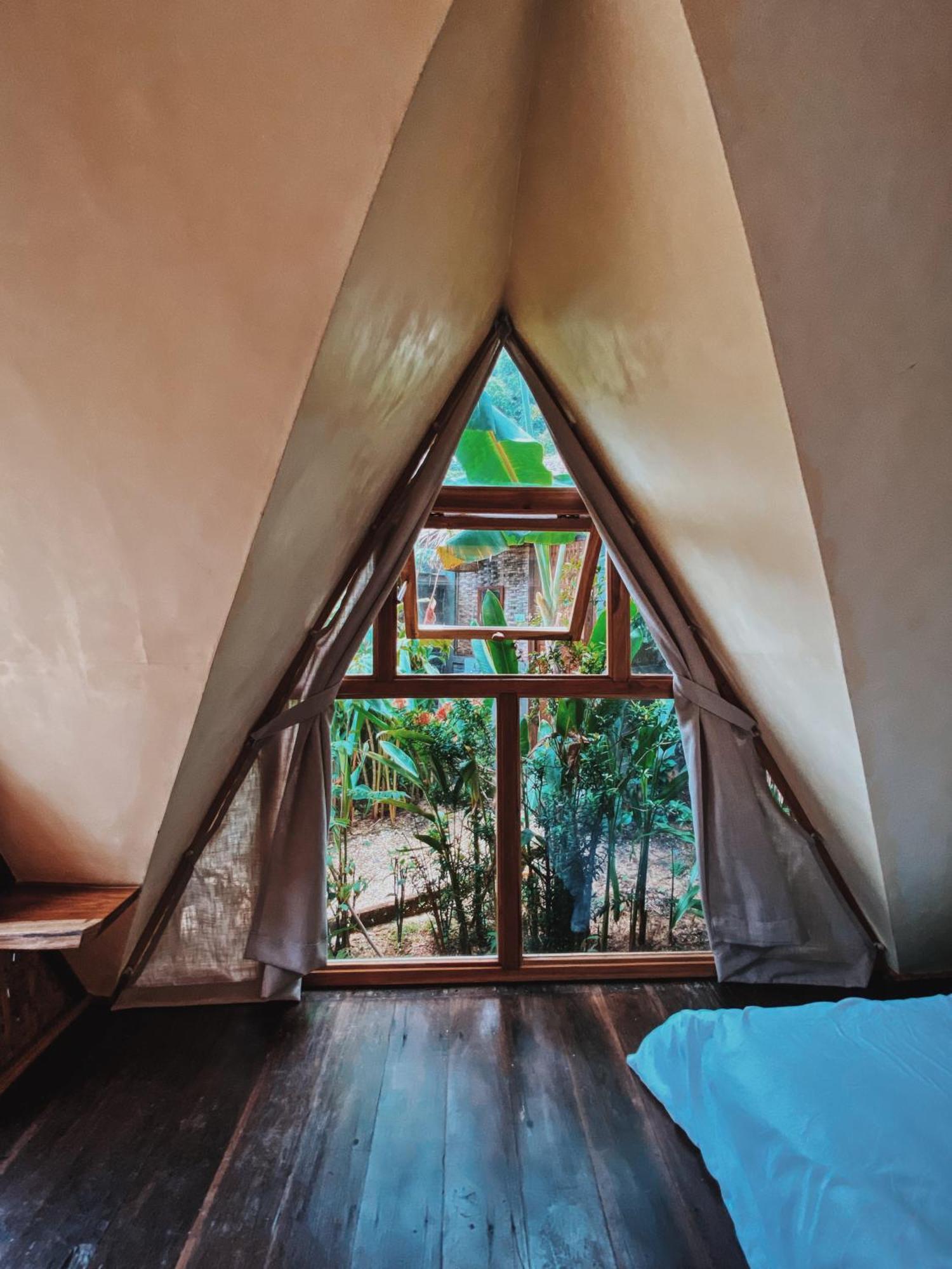 Basa-Basi Lodge Каримунджава Екстериор снимка