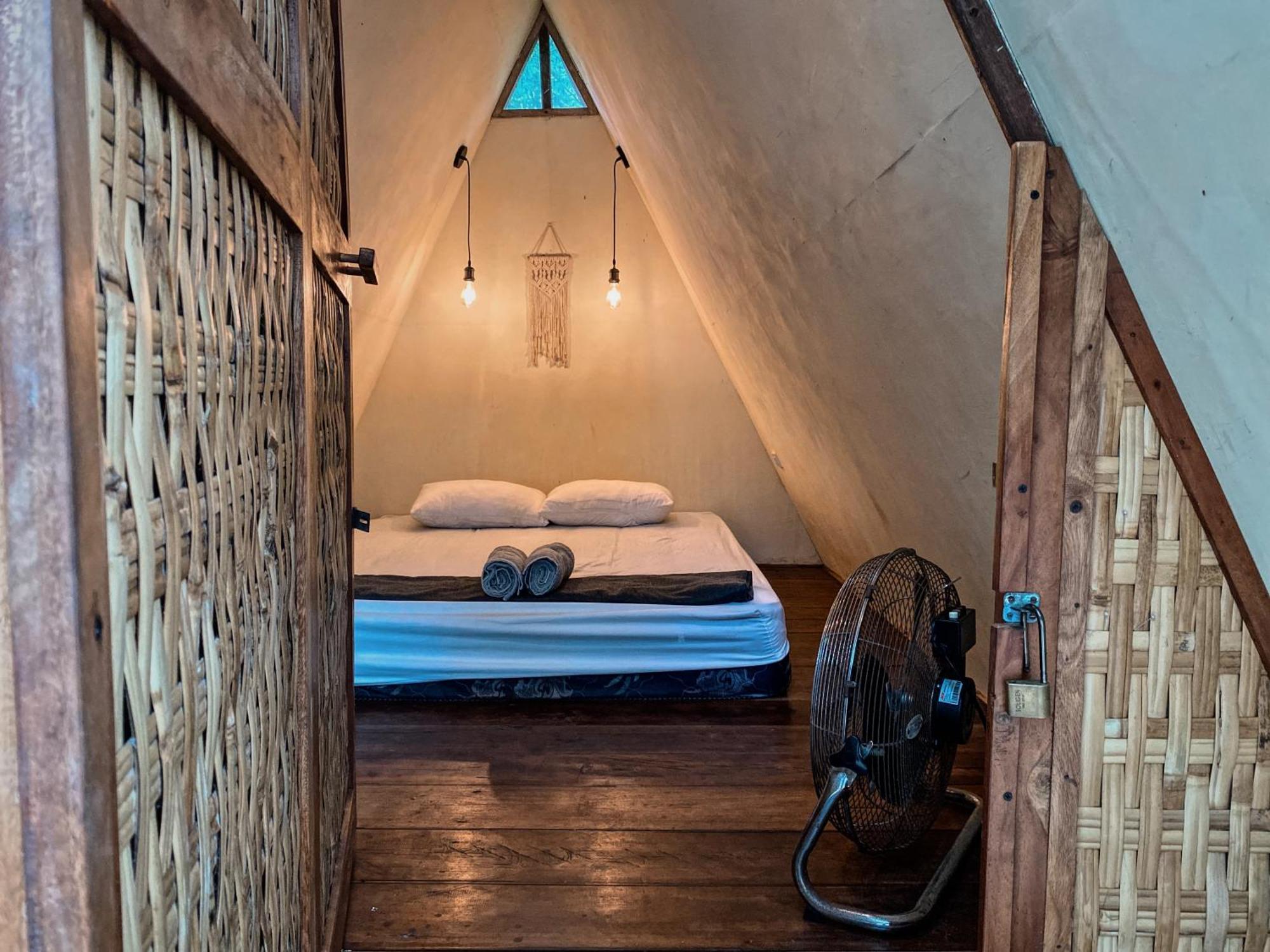 Basa-Basi Lodge Каримунджава Екстериор снимка