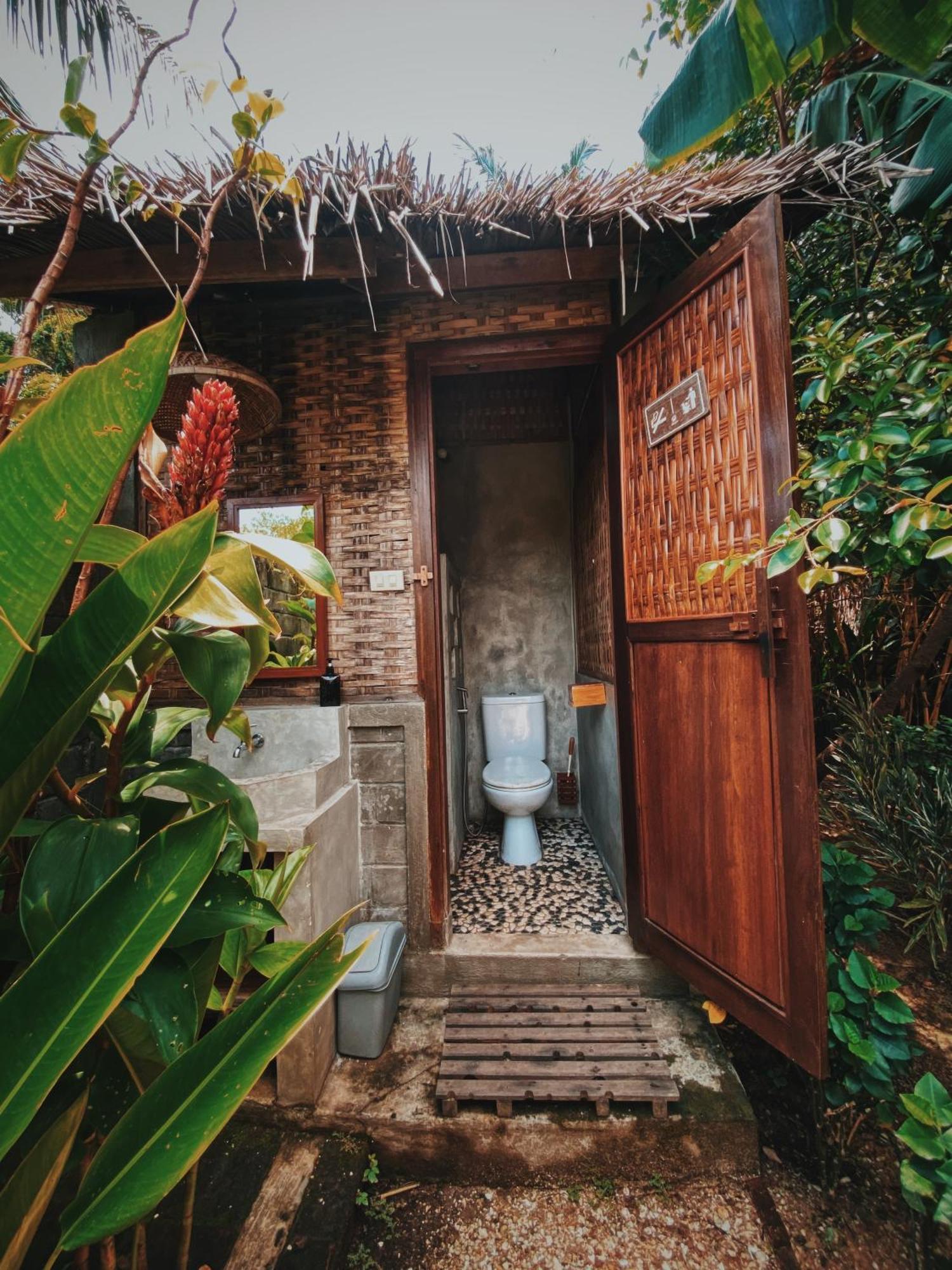 Basa-Basi Lodge Каримунджава Екстериор снимка
