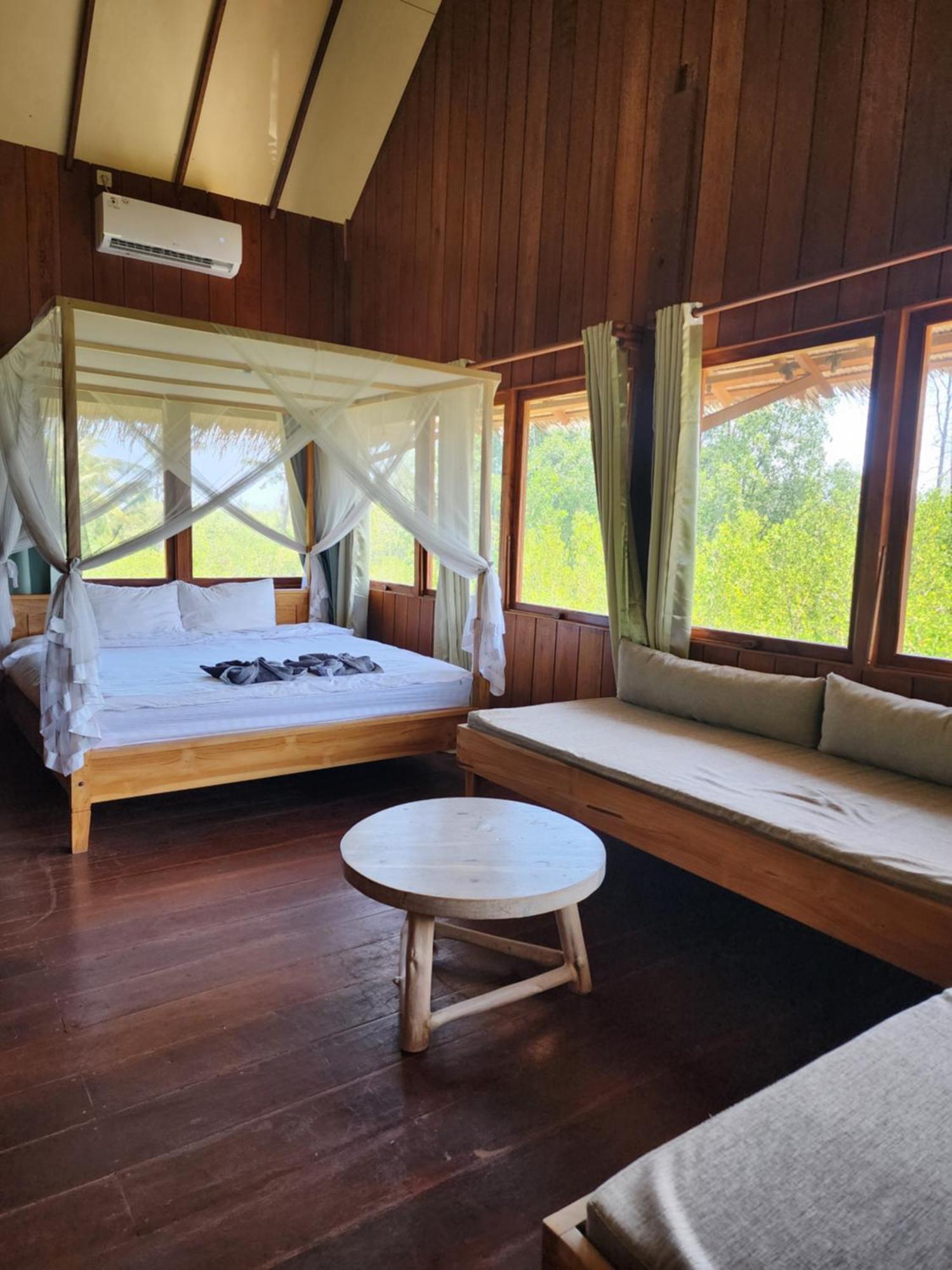 Basa-Basi Lodge Каримунджава Екстериор снимка