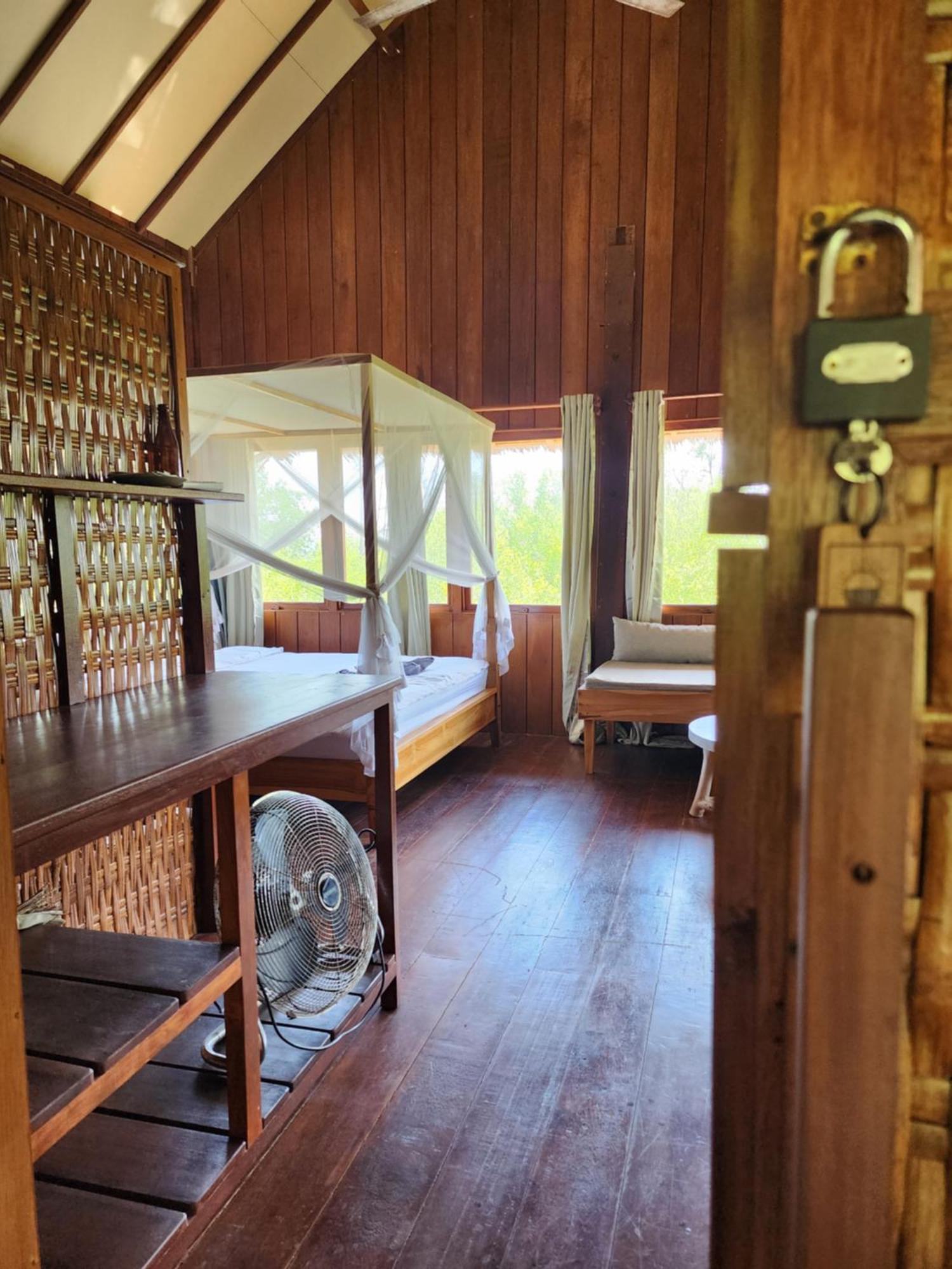 Basa-Basi Lodge Каримунджава Екстериор снимка