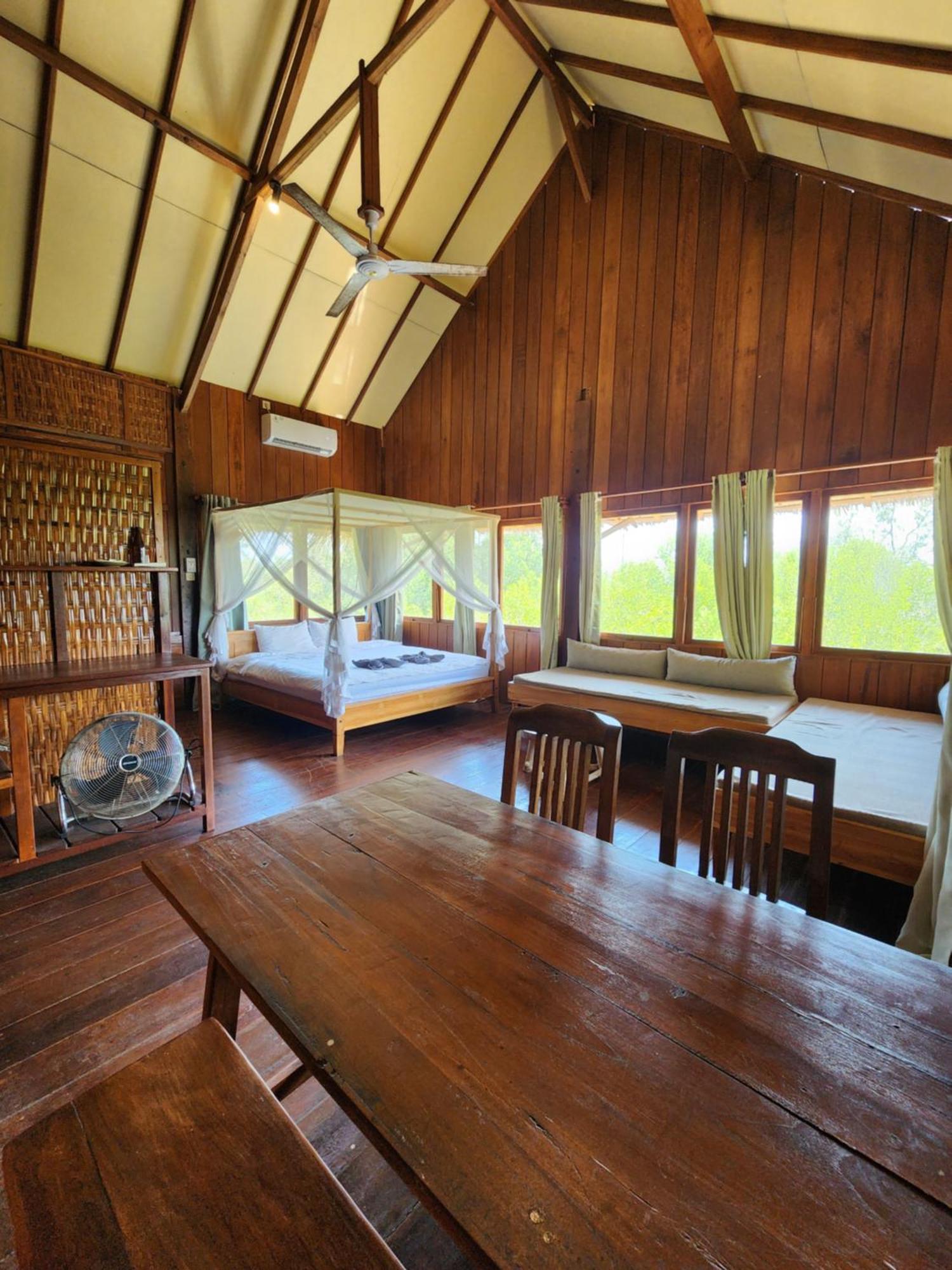 Basa-Basi Lodge Каримунджава Екстериор снимка