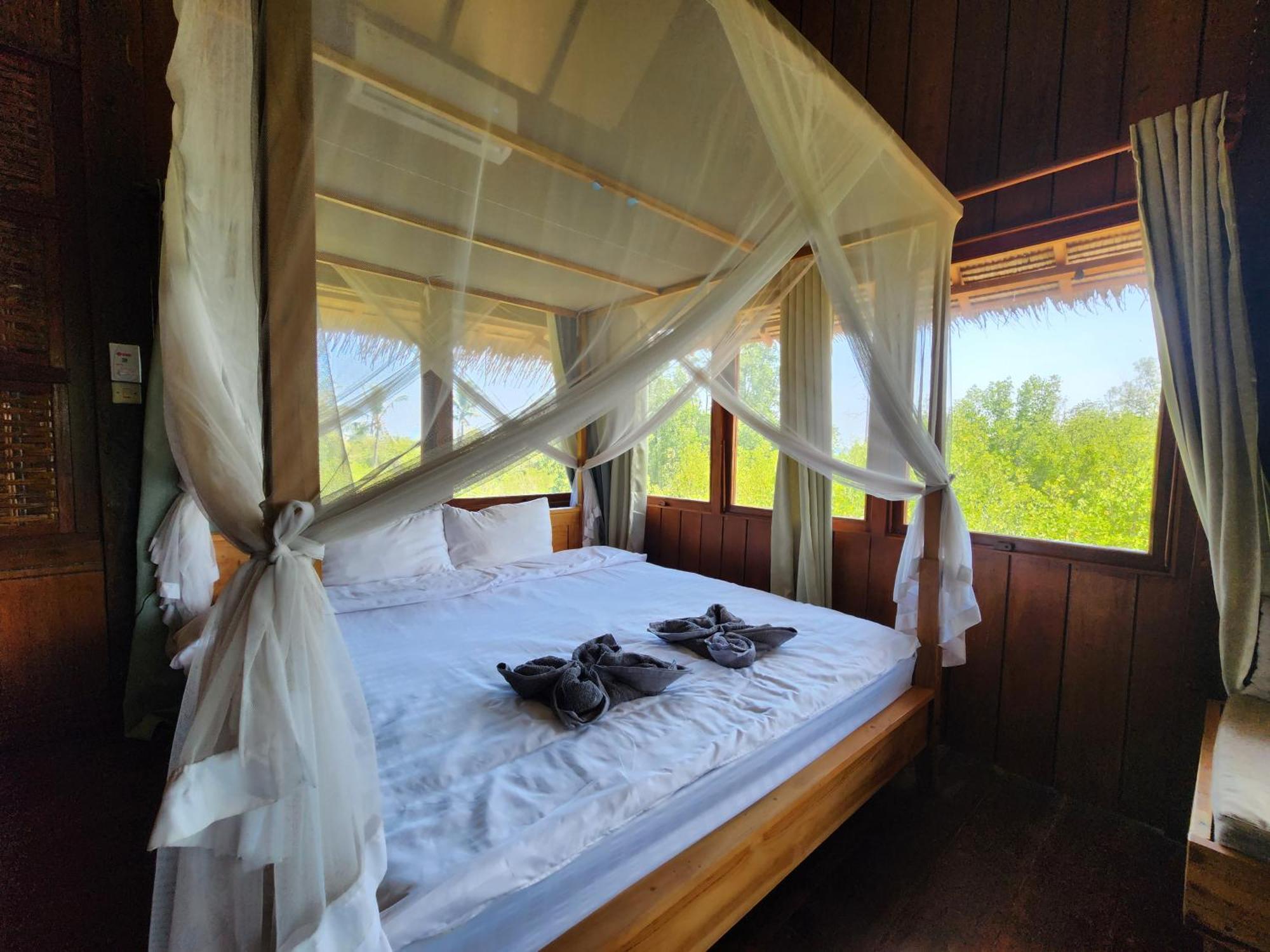 Basa-Basi Lodge Каримунджава Екстериор снимка